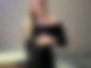 Bella's Live Sex Cam Show