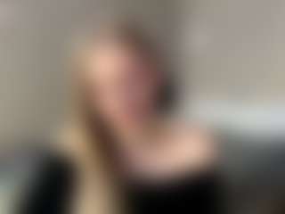 Bella's Live Sex Cam Show