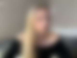 Bella's Live Sex Cam Show