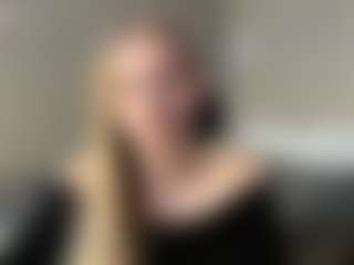 Bella's Live Sex Cam Show