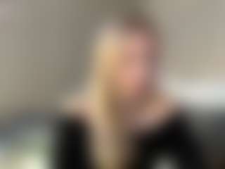 Bella's Live Sex Cam Show