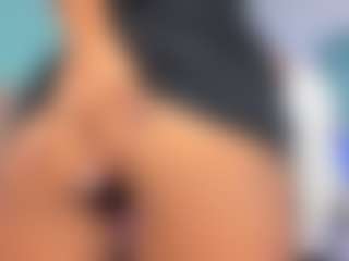 Live cam show with Nahomy-hot - Black Small Tits on Fling VIP Chat