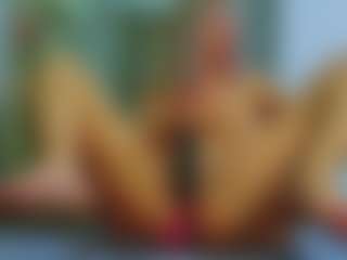 Live cam show with Sellena-Devine - New Big Tits on Latina Girls