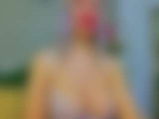 Live cam show with Sellena-Devine - Fingering MILF on Camming Site