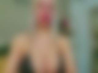Live cam show with Sellena-Devine - Blonde Hair MILF on Camsoda