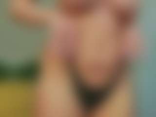 Sellena-Devine MILF webcam performer live streaming