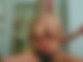 Live cam show with Sellena-Devine - Athletic MILF on slutload