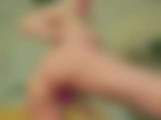 Live cam show with Sellena-Devine - Blonde Hair on Camsoda