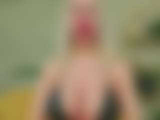 Live cam show with Sellena-Devine - Bikini on TeamSkeetLive