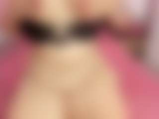 Live cam show with Suzan23 - Squirt on Milfs Live