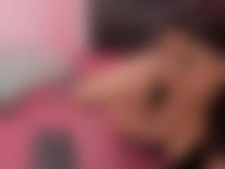Suzan23's Live Sex Cam Show