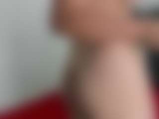Live cam show with Suzan23 - Strip MILF on x69.live