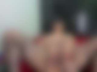 Live cam show with Suzan23 - Public Curvy on instabang