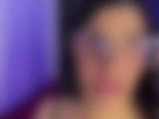 Live cam show with Suzan23 - Fingering MILF on PervPlay.com