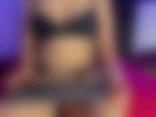 Suzan23's Live Sex Cam Show