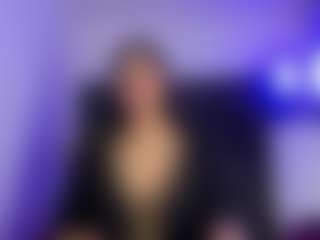 Live cam show with Suzan23 - New Spank on SxyPornLive