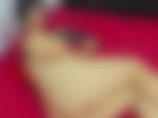 Suzan23 MILF webcam performer live streaming