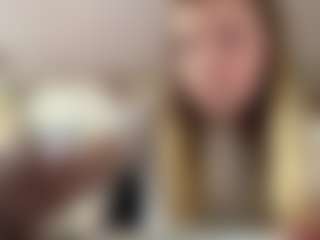 Live cam show with Sofie - Middle Aged on CamwithHer
