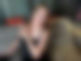 Live cam show with Ella-Evanss - Brown Hair Teen (18+) on CamClone