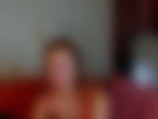 Live cam show with Ella-Evanss - Teasing on Camming Site
