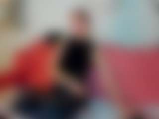 Live cam show with Ella-Evanss - Average on Camming Site