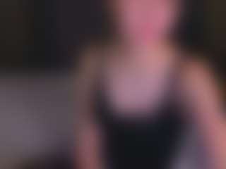 Live cam show with Ella-Evanss - Student on Camsoda