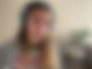 Live cam show with Luise - Thin on Strip Flash - Live Sex Shows