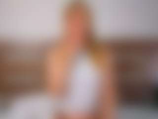Live cam show with MarcelineBrenn - New Toys on CamClone