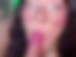 MiaCullens's Live Sex Cam Show