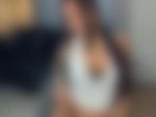 Live cam show with sexymory - Joi on Livezox