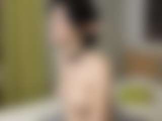 Live cam show with Zulema-Raven - Cowgirl on AdultVida.com