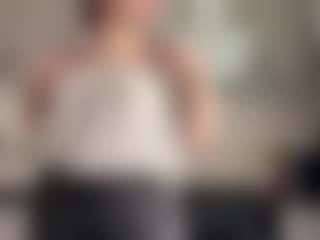 Live-Cam-Show mit AlleenHebb - Striptease auf Camsoda