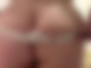 Live cam show with AlleenHebb - Granny on Camsoda