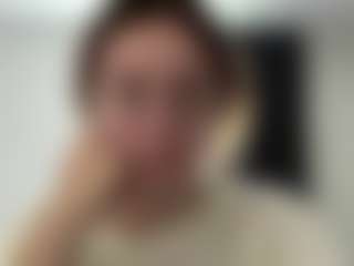 Live cam show with Deidra - Shaved Pussy MILF on Camming Site