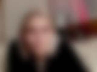Live-Cam-Show mit EllaBloom - Blonde Hair auf Camsoda
