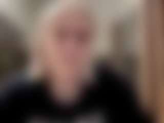 Live cam show with EllaBloom - Body Massage on Dolls Live