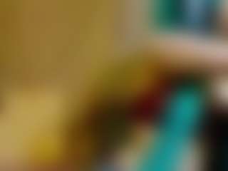 Live cam show with LesliWoolum - New Teen (18+) on WildCum