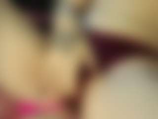 Live cam show with LesliWoolum - Middle Aged on Camming Site