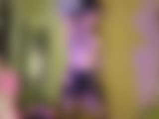 Live cam show with LesliWoolum - Nipple Piercings on CamClone