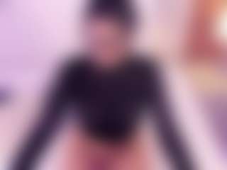 LilyHans's Live Sex Cam Show