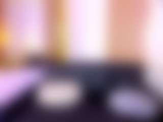 LilyHans's Live Sex Cam Show