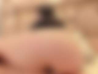 Live cam show with Majo-Roose - New Spank on Mixed Magazine Live