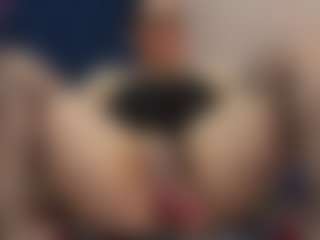 SilverCougar83's Live Sex Cam Show