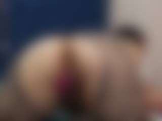 SilverCougar83's Live Sex Cam Show