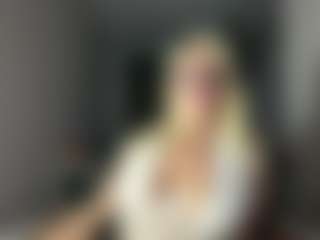 Live cam show with AnikaBolner - Blonde Hair Petite on TeamSkeetLive