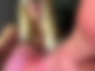 Live cam show with AnikaBolner - Solo on StripNow