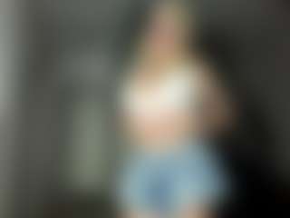 Live cam show with AnikaBolner - New Petite on TeamSkeetLive