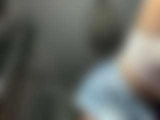 Live cam show with AnikaBolner - New Petite on Gym Cam Girls