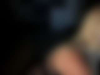 Live cam show with AnikaBolner - Interactivetoy Mature on chickslive.net