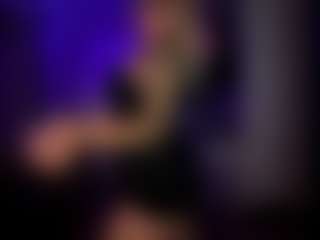 Live cam show with AnikaBolner - New BBW on Camming Site